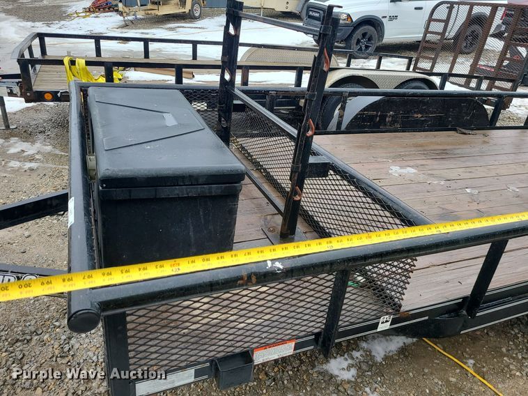 image for item LJ9478 2015 Diamond C utility trailer