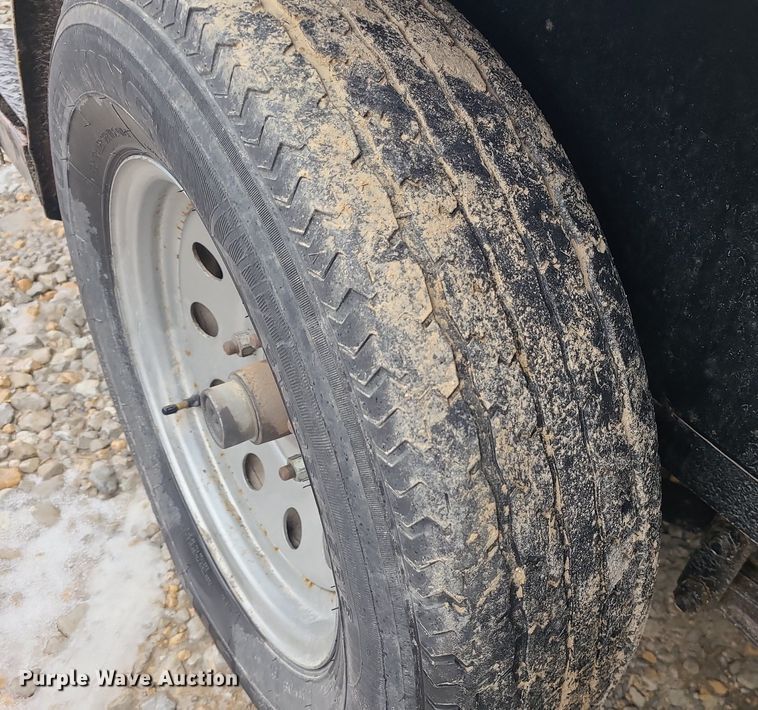 image for item LJ9478 2015 Diamond C utility trailer