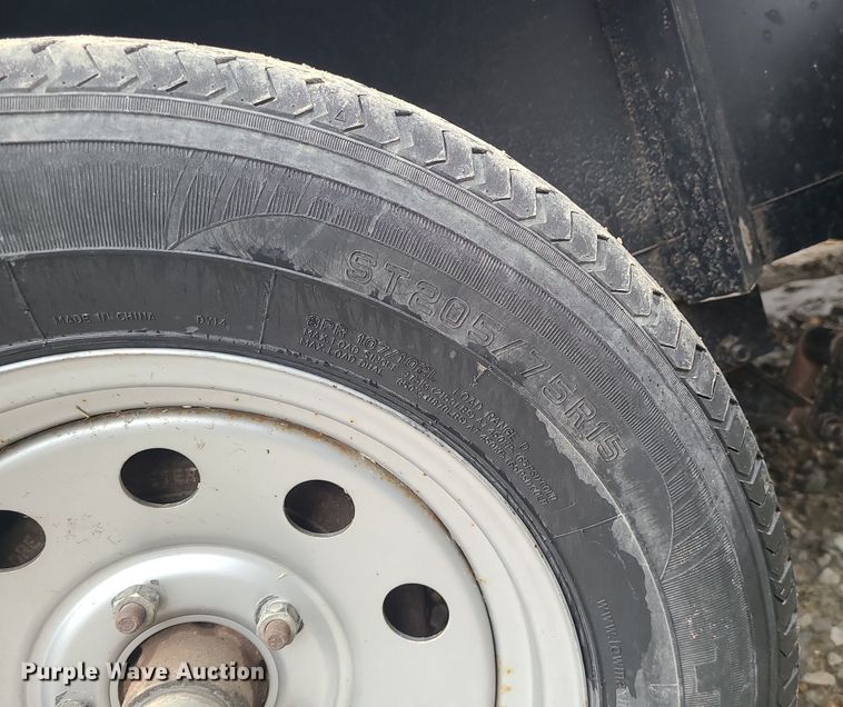 image for item LJ9478 2015 Diamond C utility trailer