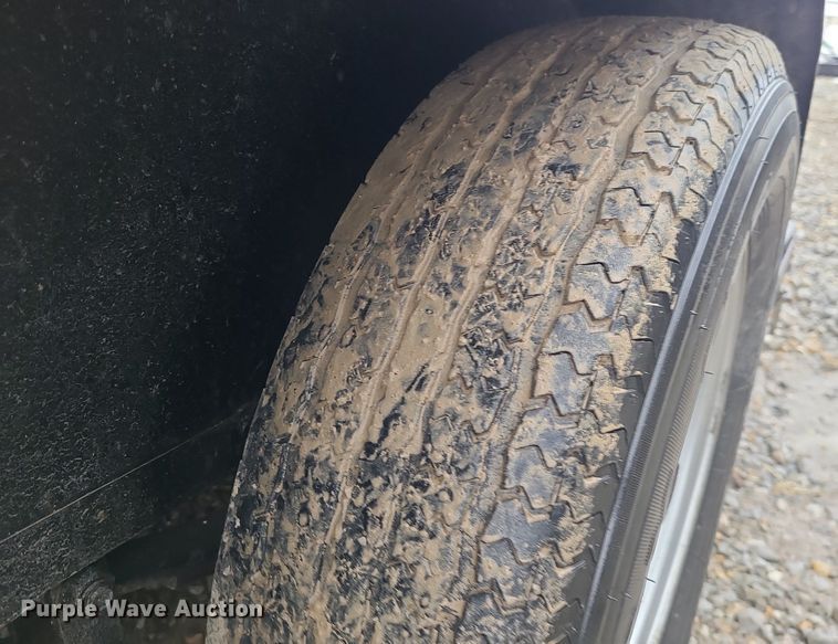 image for item LJ9478 2015 Diamond C utility trailer