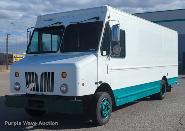 image for item LY9488 2011 Workhorse W62 delivery truck