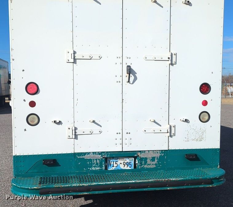 image for item LY9488 2011 Workhorse W62 delivery truck