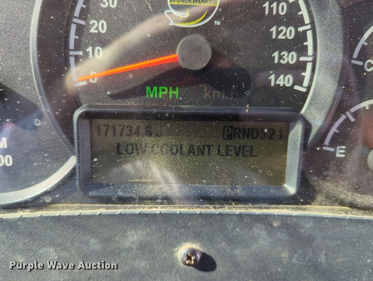 image for item LY9488 2011 Workhorse W62 delivery truck