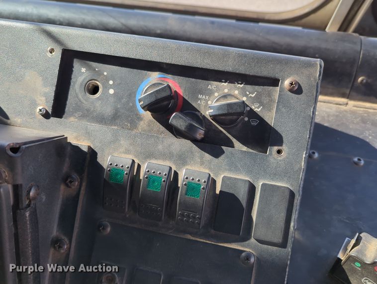 image for item LY9488 2011 Workhorse W62 delivery truck