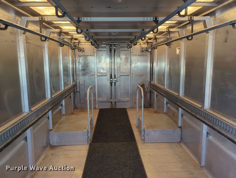 image for item LY9488 2011 Workhorse W62 delivery truck