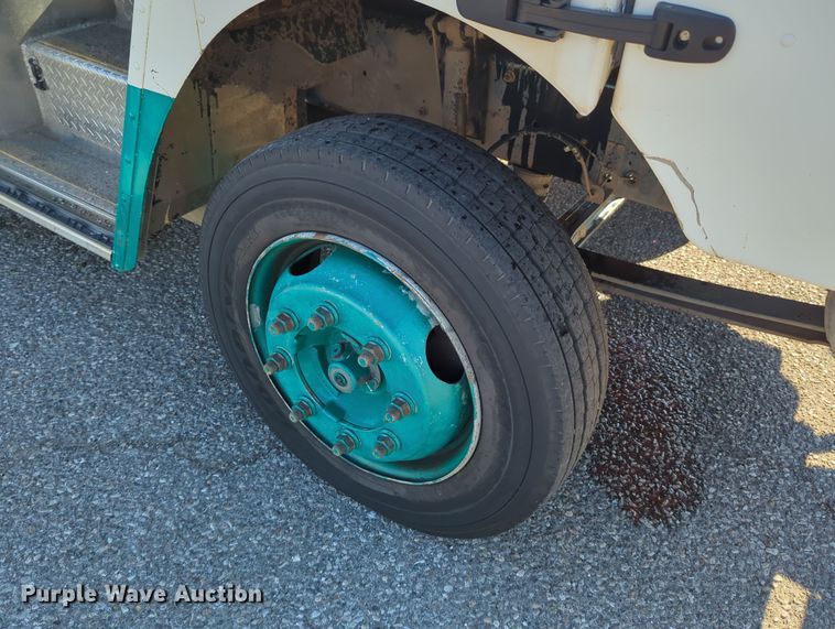 image for item LY9488 2011 Workhorse W62 delivery truck