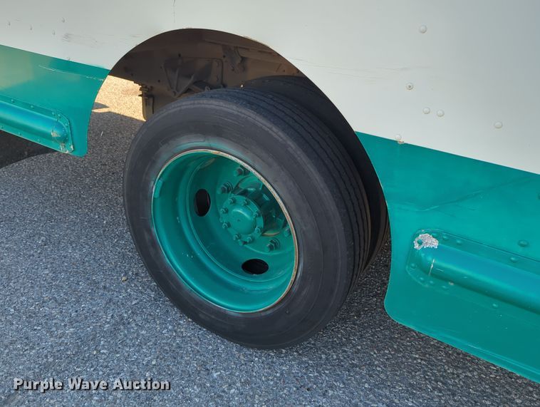 image for item LY9488 2011 Workhorse W62 delivery truck