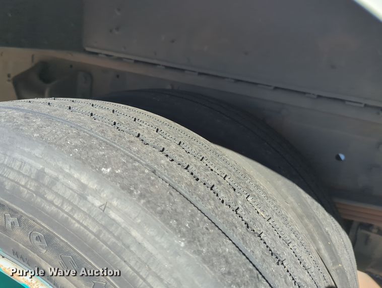 image for item LY9488 2011 Workhorse W62 delivery truck