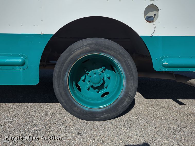 image for item LY9488 2011 Workhorse W62 delivery truck