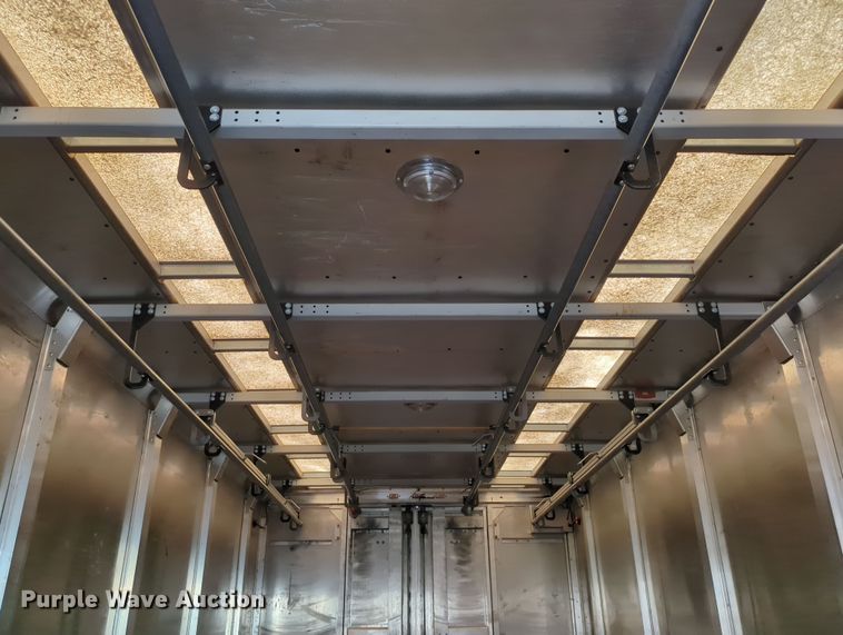 image for item LY9489 2009 Freightliner MT45 delivery truck