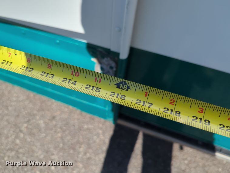 image for item LY9489 2009 Freightliner MT45 delivery truck