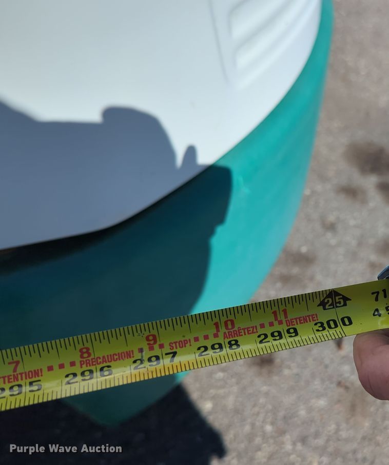 image for item LY9489 2009 Freightliner MT45 delivery truck