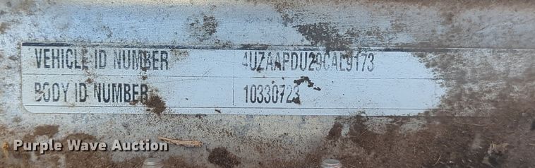 image for item LY9489 2009 Freightliner MT45 delivery truck