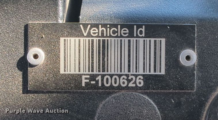 image for item LY9489 2009 Freightliner MT45 delivery truck