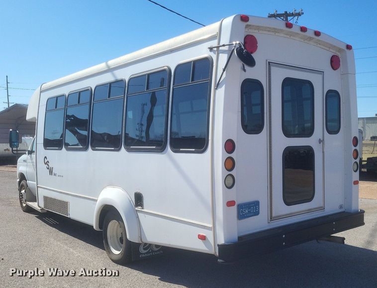 image for item MI9959 2013 Ford E450 Super Duty shuttle bus