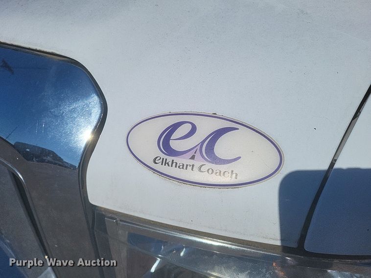 image for item MI9959 2013 Ford E450 Super Duty shuttle bus