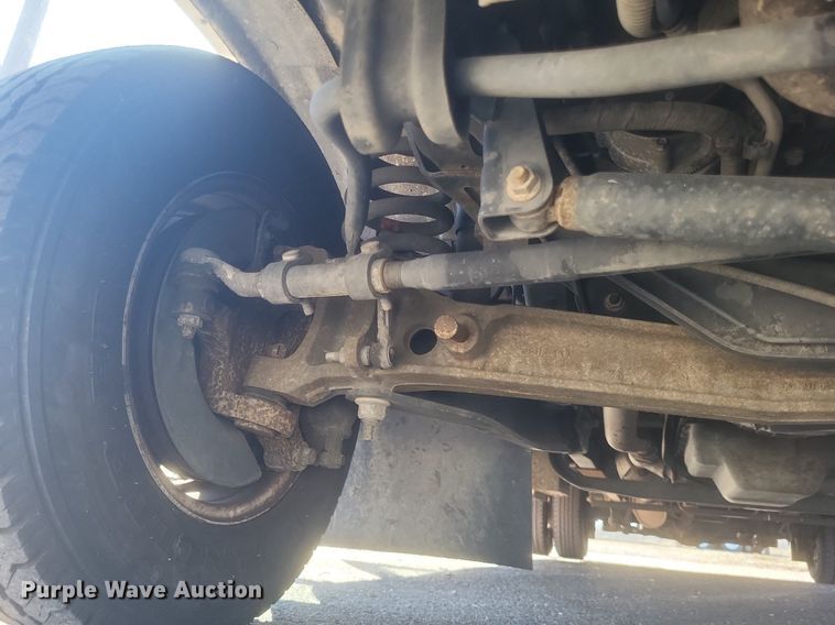 image for item MI9959 2013 Ford E450 Super Duty shuttle bus