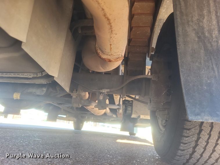 image for item MI9959 2013 Ford E450 Super Duty shuttle bus