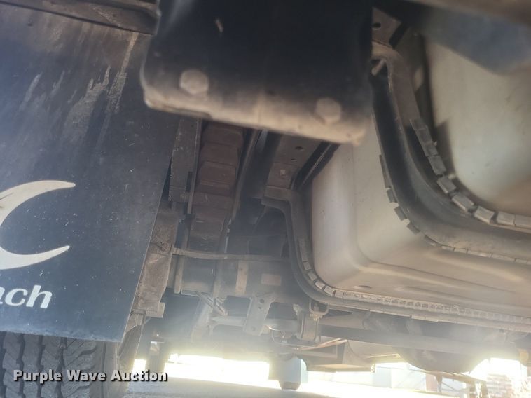 image for item MI9959 2013 Ford E450 Super Duty shuttle bus