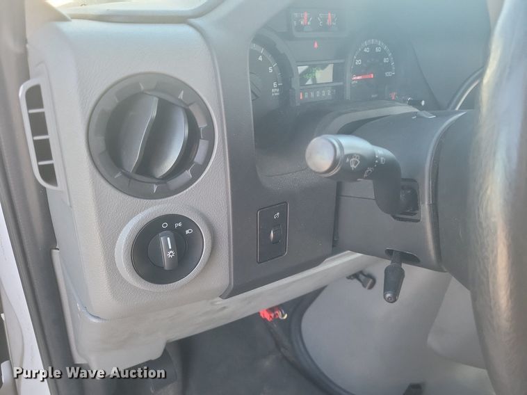 image for item MI9959 2013 Ford E450 Super Duty shuttle bus