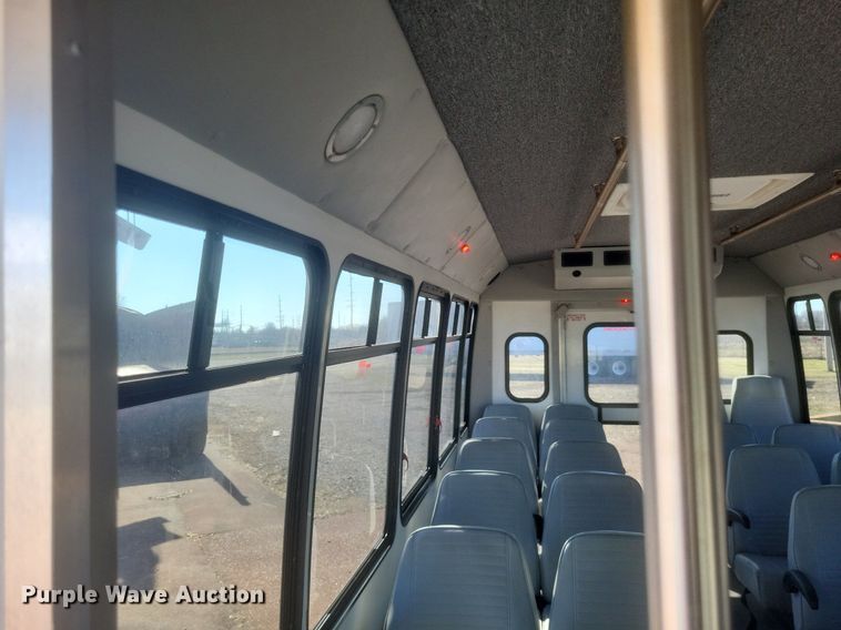 image for item MI9959 2013 Ford E450 Super Duty shuttle bus