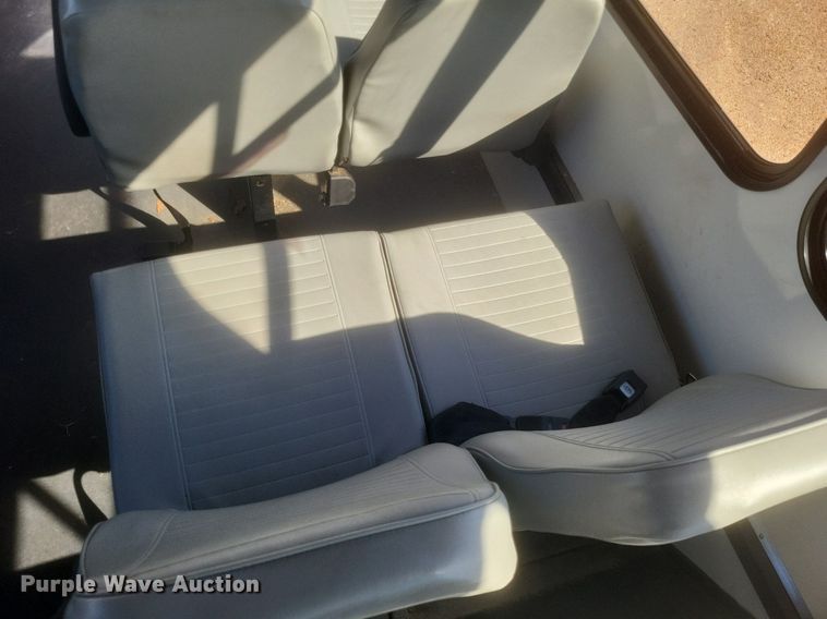 image for item MI9959 2013 Ford E450 Super Duty shuttle bus