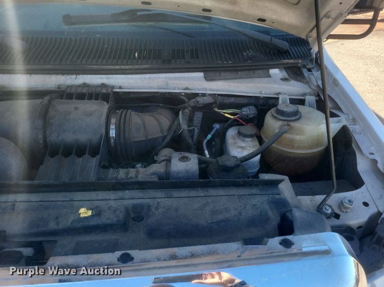 image for item MI9959 2013 Ford E450 Super Duty shuttle bus