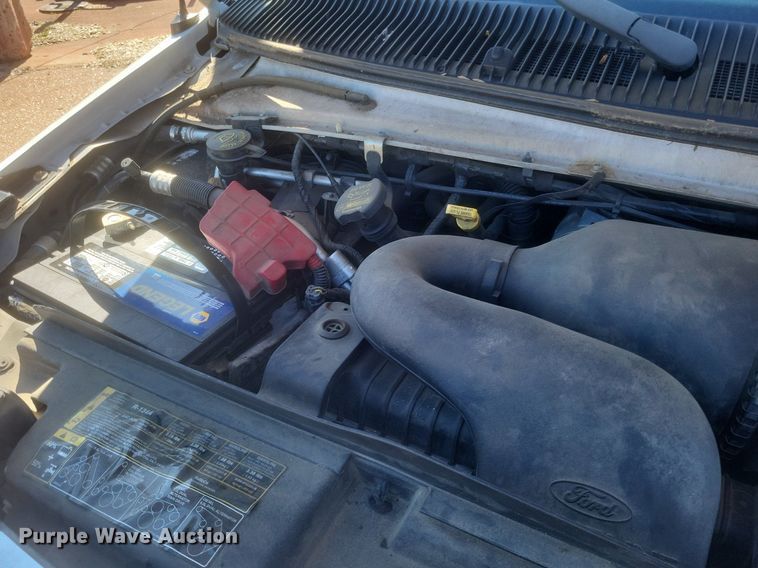 image for item MI9959 2013 Ford E450 Super Duty shuttle bus