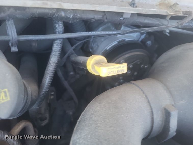 image for item MI9959 2013 Ford E450 Super Duty shuttle bus