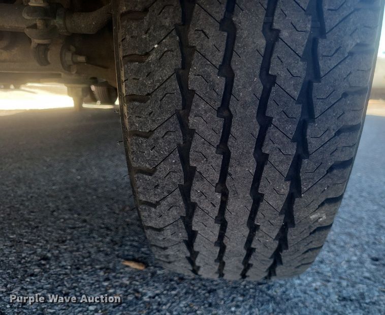 image for item MI9959 2013 Ford E450 Super Duty shuttle bus