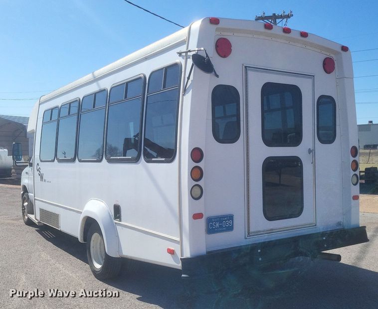 image for item MI9960 2013 Ford E450 Super Duty shuttle bus