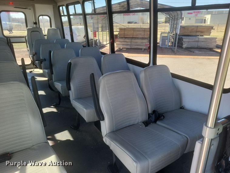 image for item MI9960 2013 Ford E450 Super Duty shuttle bus