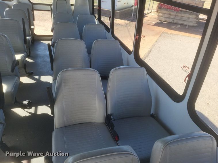 image for item MI9960 2013 Ford E450 Super Duty shuttle bus