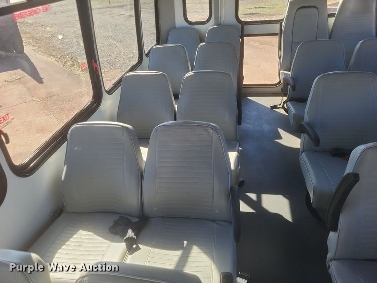 image for item MI9960 2013 Ford E450 Super Duty shuttle bus