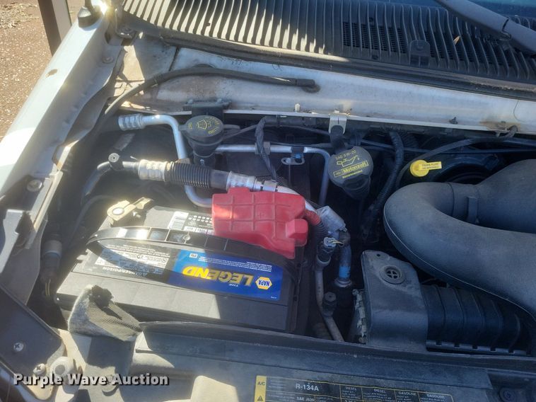 image for item MI9960 2013 Ford E450 Super Duty shuttle bus