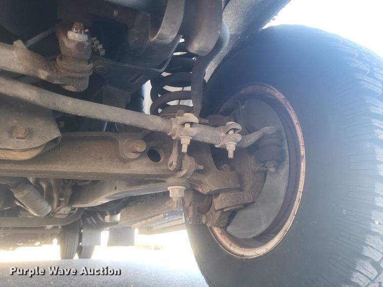 image for item MI9960 2013 Ford E450 Super Duty shuttle bus