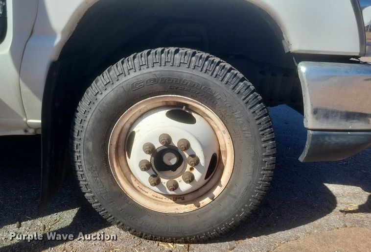 image for item MI9960 2013 Ford E450 Super Duty shuttle bus