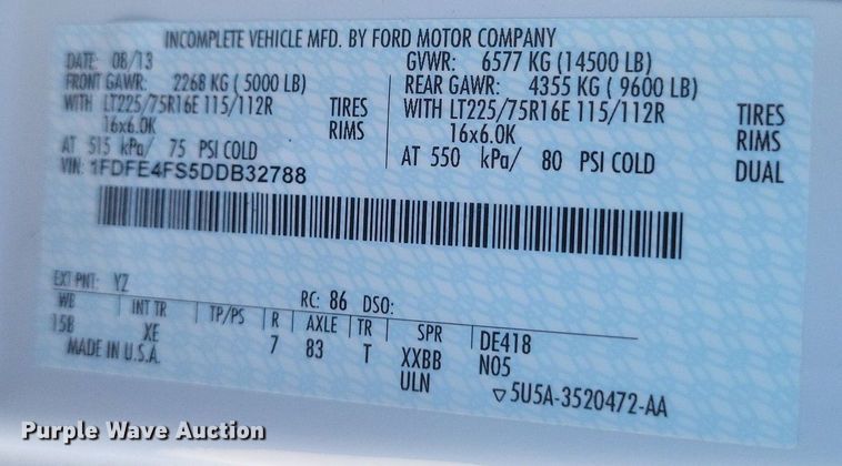 image for item MI9960 2013 Ford E450 Super Duty shuttle bus