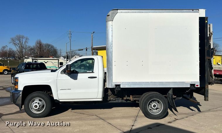 image for item MO9160 2019 Chevrolet Silverado 3500HD box truck