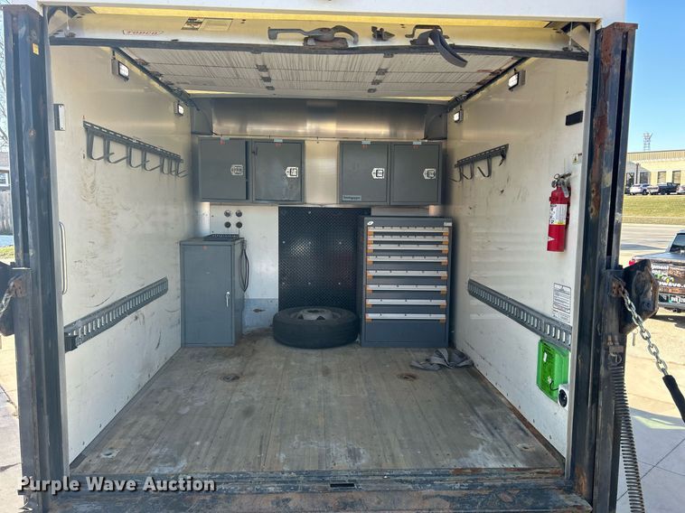 image for item MO9160 2019 Chevrolet Silverado 3500HD box truck