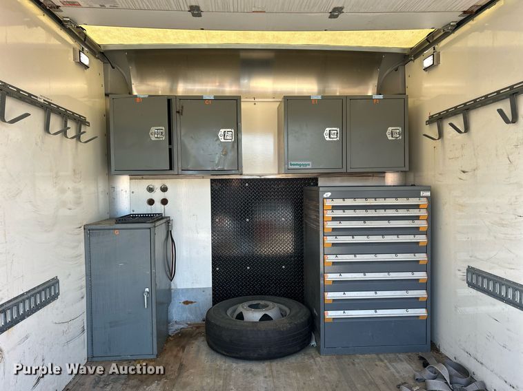 image for item MO9160 2019 Chevrolet Silverado 3500HD box truck