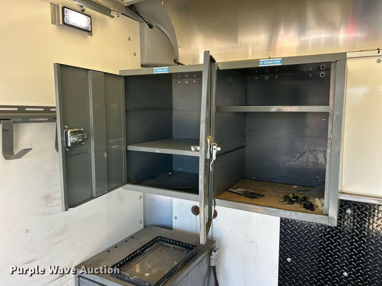 image for item MO9160 2019 Chevrolet Silverado 3500HD box truck