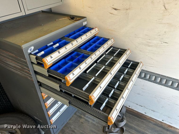 image for item MO9160 2019 Chevrolet Silverado 3500HD box truck