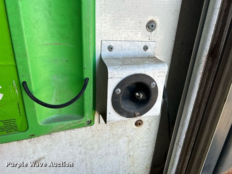 image for item MO9160 2019 Chevrolet Silverado 3500HD box truck