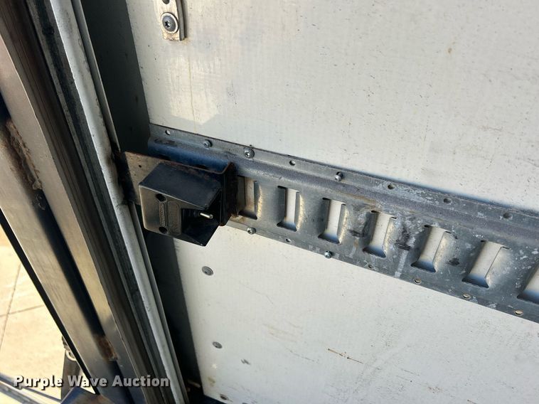 image for item MO9160 2019 Chevrolet Silverado 3500HD box truck