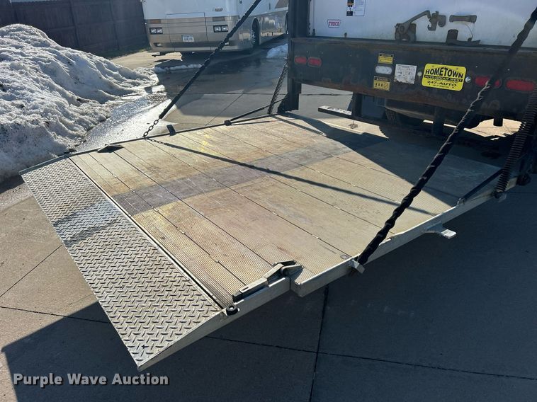 image for item MO9160 2019 Chevrolet Silverado 3500HD box truck