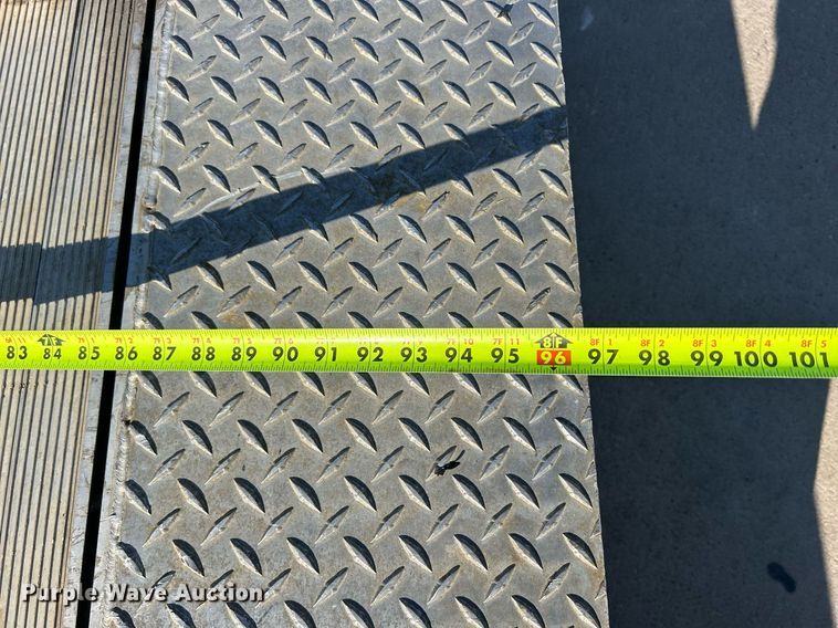 image for item MO9160 2019 Chevrolet Silverado 3500HD box truck