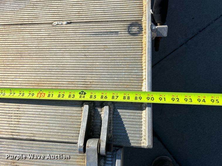 image for item MO9160 2019 Chevrolet Silverado 3500HD box truck