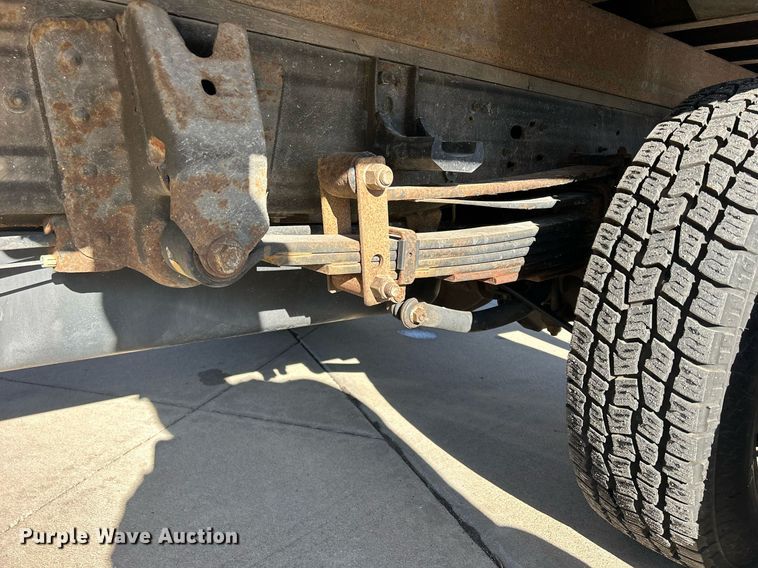 image for item MO9160 2019 Chevrolet Silverado 3500HD box truck