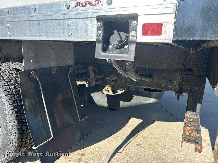 image for item MO9160 2019 Chevrolet Silverado 3500HD box truck